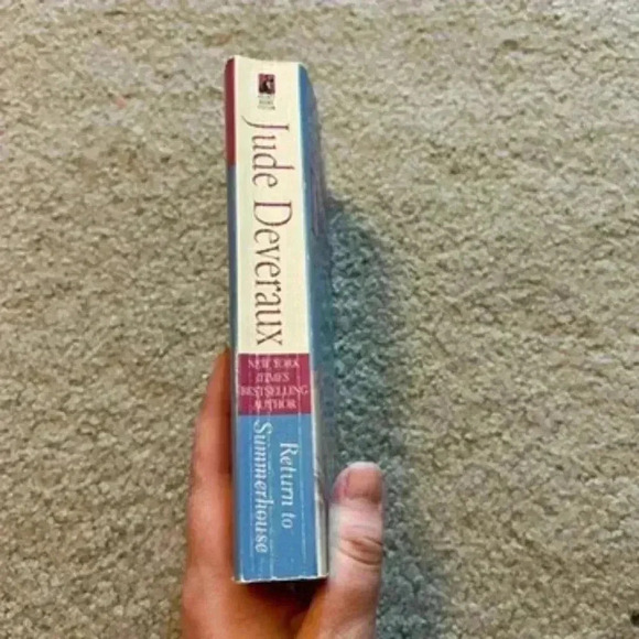 Return to Summerhouse by Jude Deveraux - Picture 2 of 3